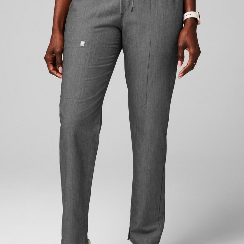 FABLETICS SCRUB SET - image 6